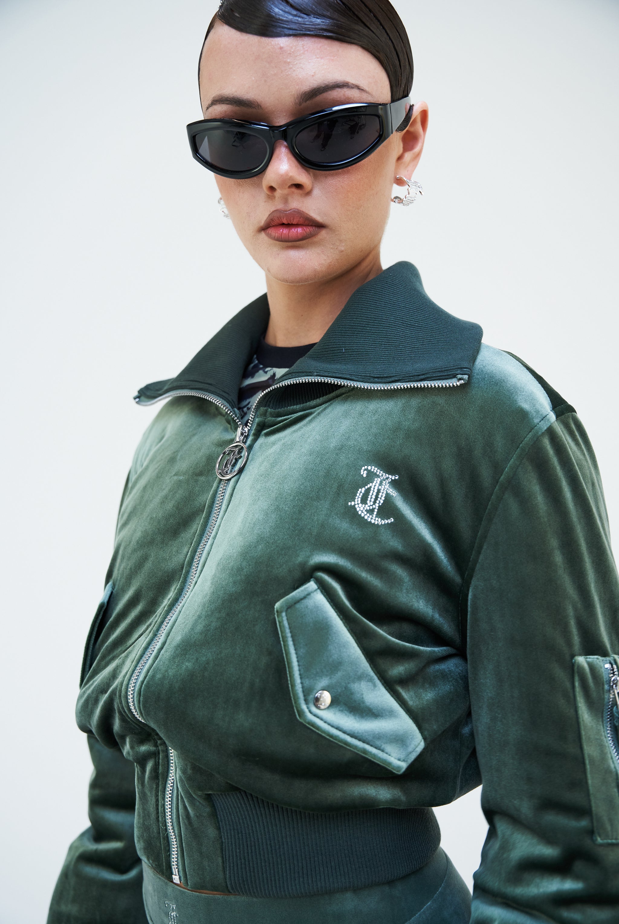 THYME VELOUR BOMBER JACKET – M Green