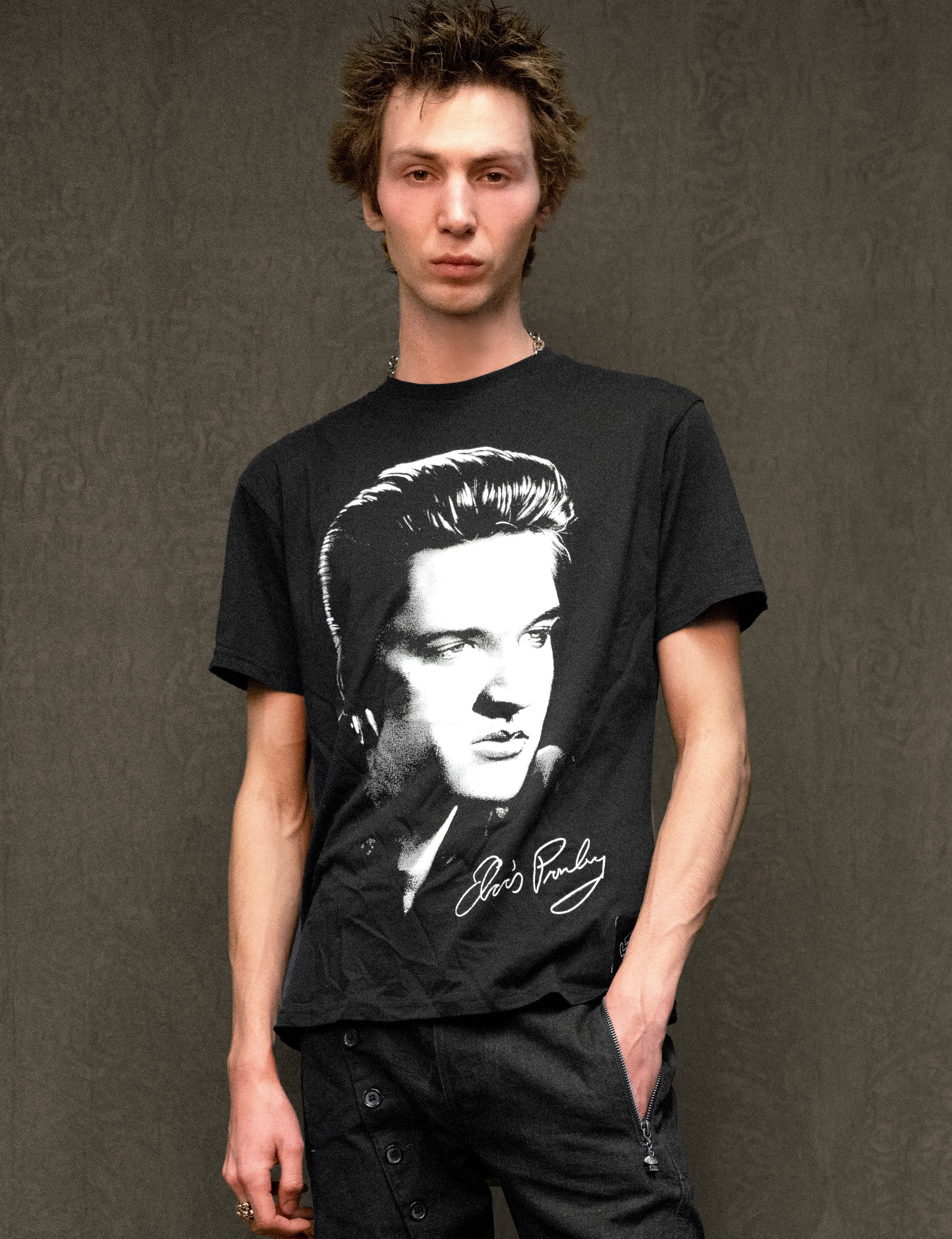 ‘The King’ Portrait Shirt – Black