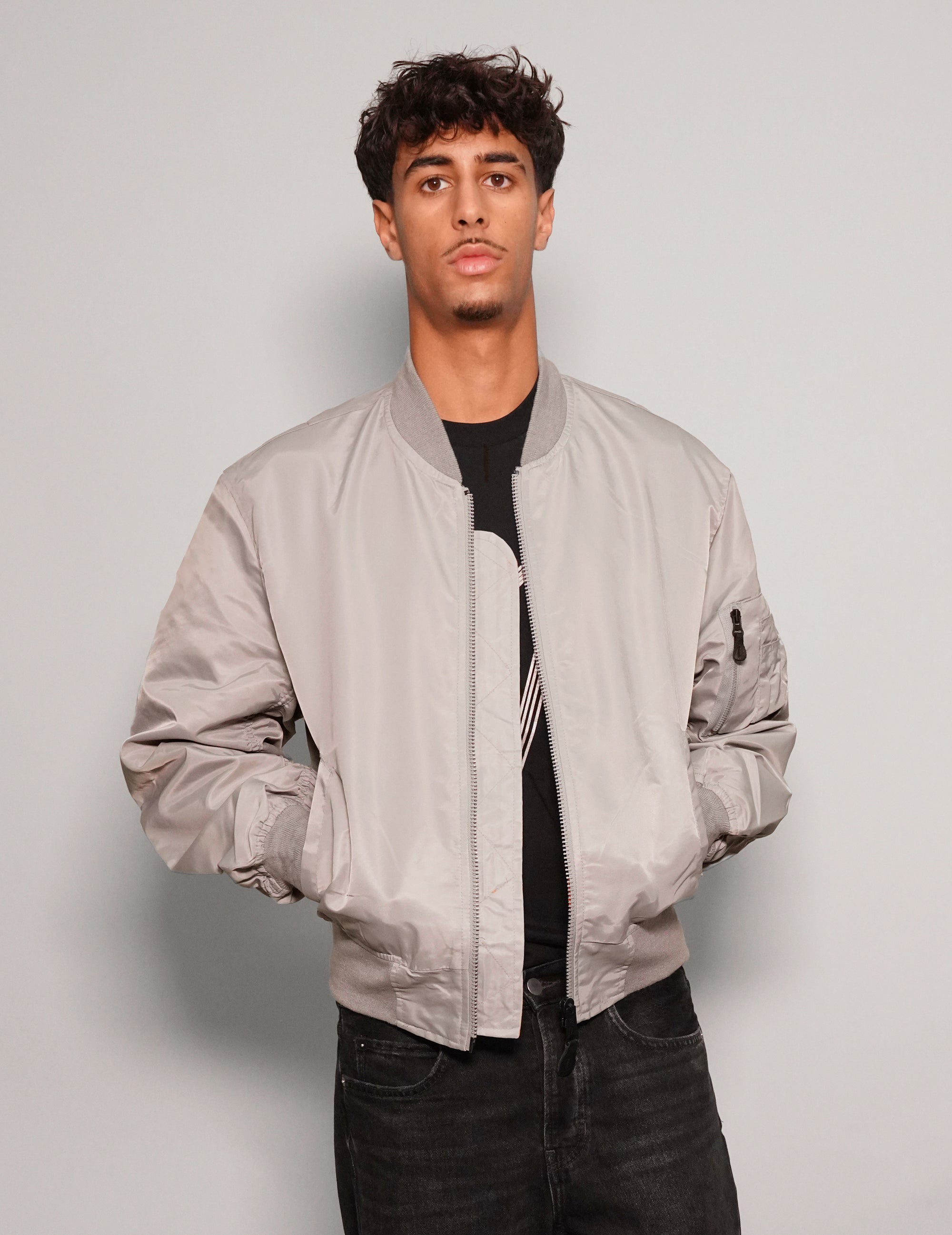 MA- Light Weight Bomber Jacket in Grey – L No Logo MA- Light Weight Bomber Jacket in Grey – L No Logo