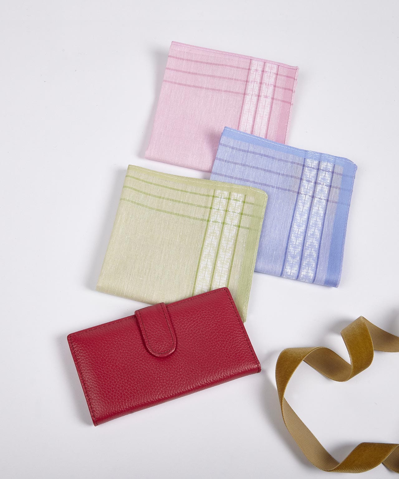 Damart Leather card Holder & Hankies set Damart Leather card Holder & Hankies set
