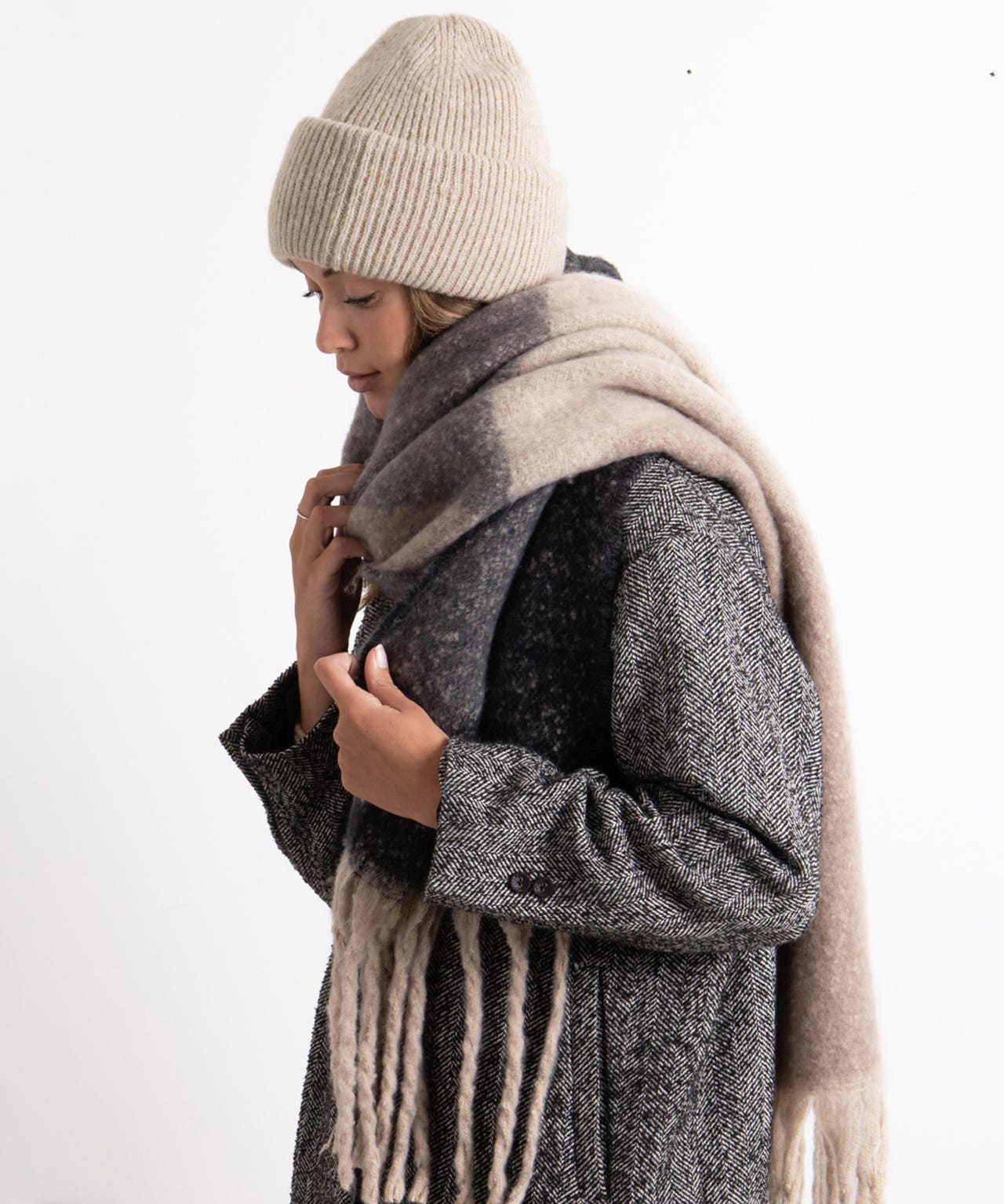 Damart Totes Toasties® Ladies Chunky Woven Blanket Scarf & Hat Gift Set Damart Totes Toasties® Ladies Chunky Woven Blanket Scarf & Hat Gift Set