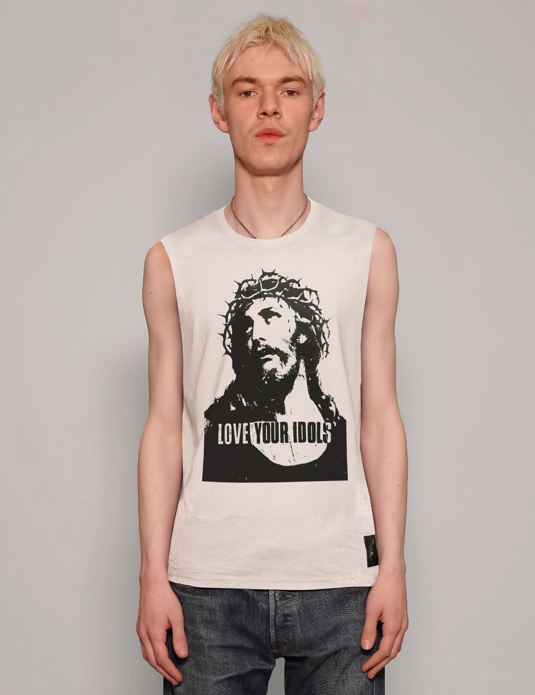 ‘Love Your Idols’ Vest in Ecru ‘Love Your Idols’ Vest in Ecru