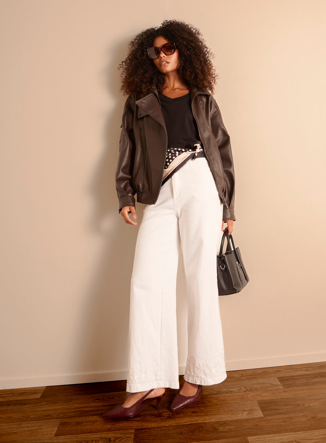 Floral Embroidered Detailed Flared Jeans – M WHITE Floral Embroidered Detailed Flared Jeans – M WHITE