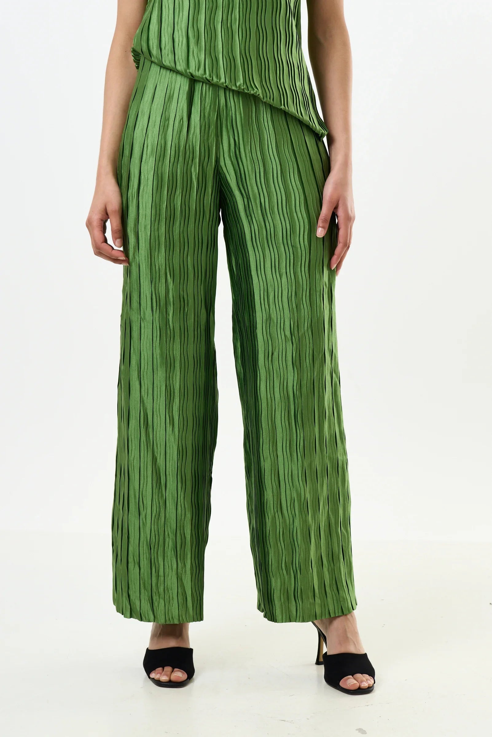 Clothide Pleat Surprise Trousers – Fern Clothide Pleat Surprise Trousers – Fern