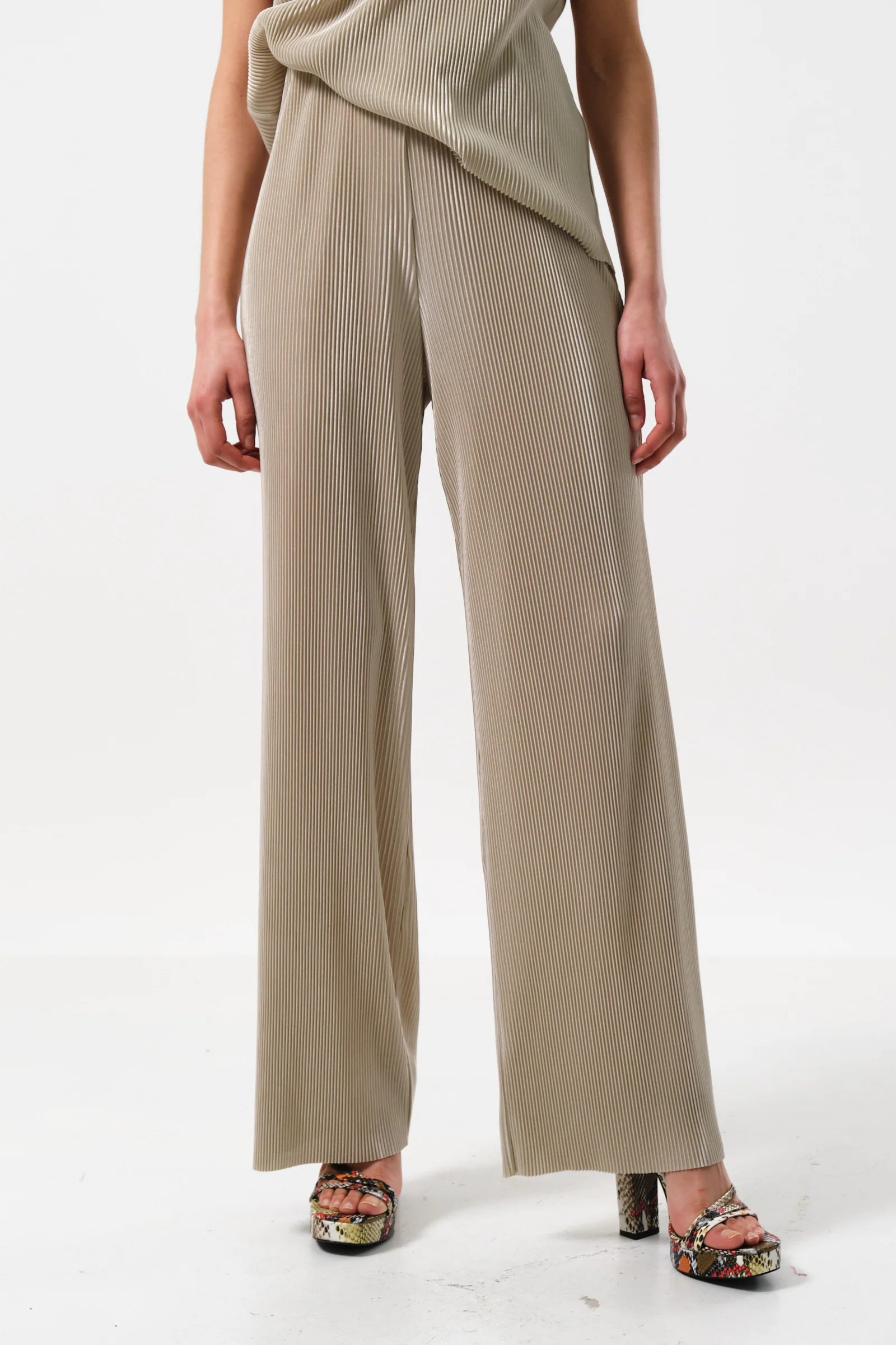 Clothide Pleated Wide Leg Trousers – Stone – Stone Clothide Pleated Wide Leg Trousers – Stone – Stone