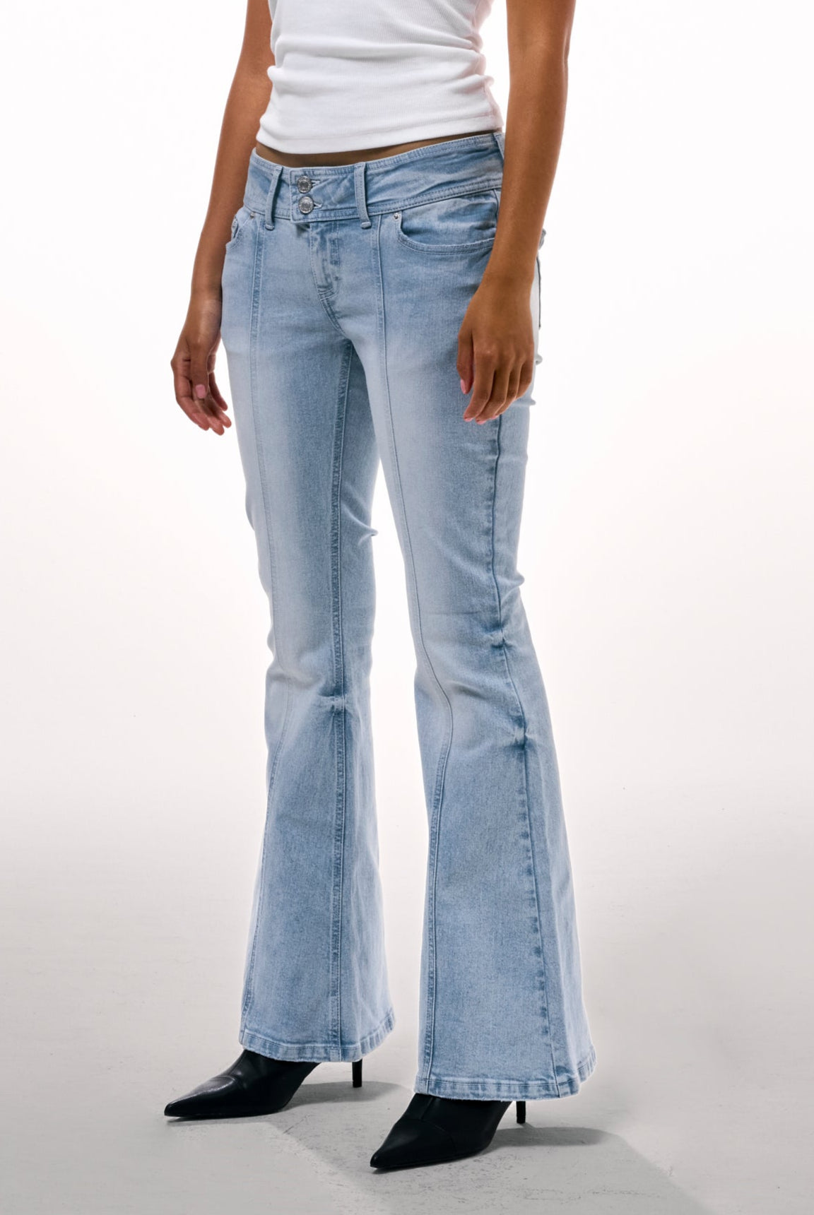 LIGHT WASH LOW RISE FLARED EMBROIDERED JEANS – W Blue LIGHT WASH LOW RISE FLARED EMBROIDERED JEANS – W Blue