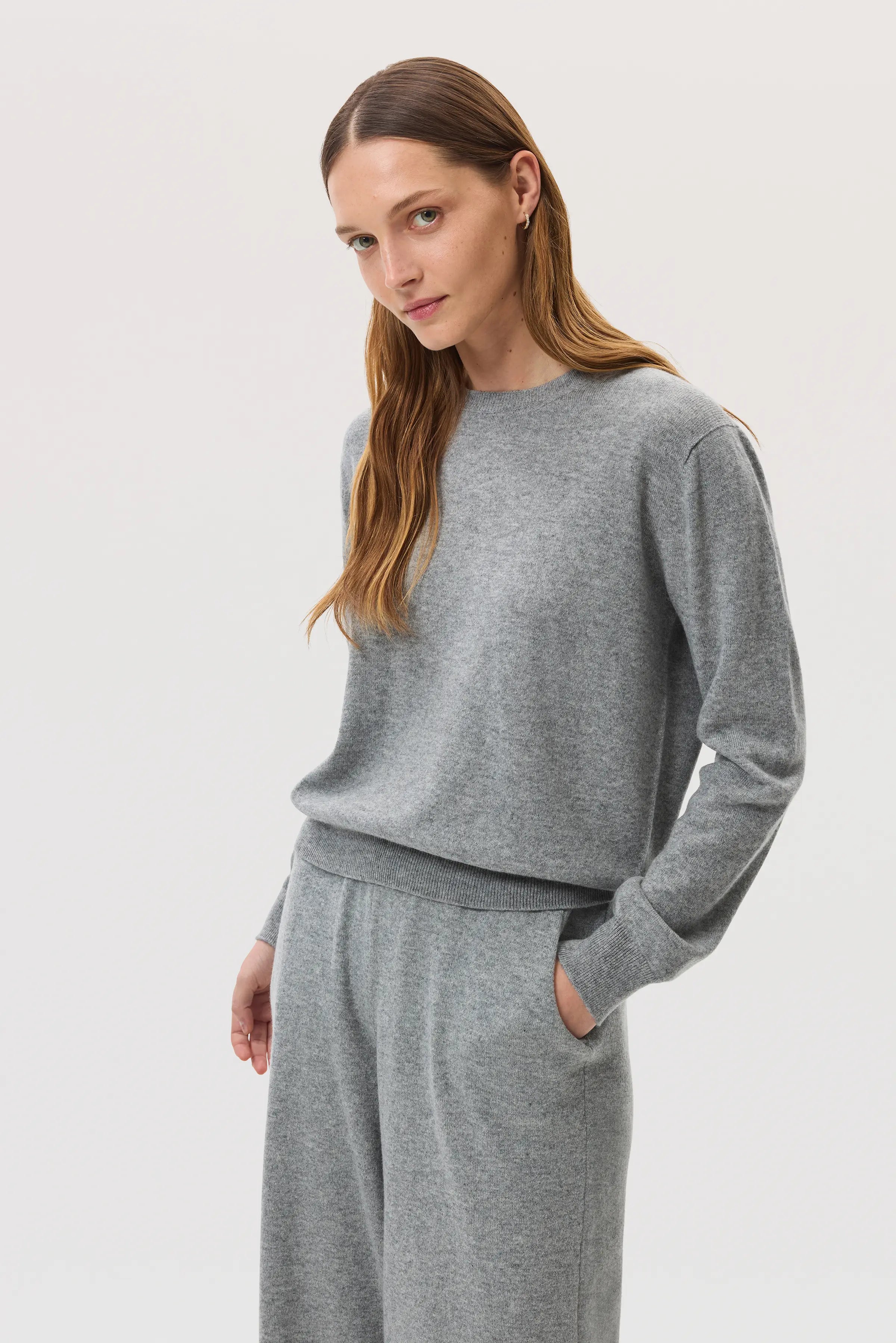 Classic Grey Cashmere Round Neck Jumper Classic Grey Cashmere Round Neck Jumper