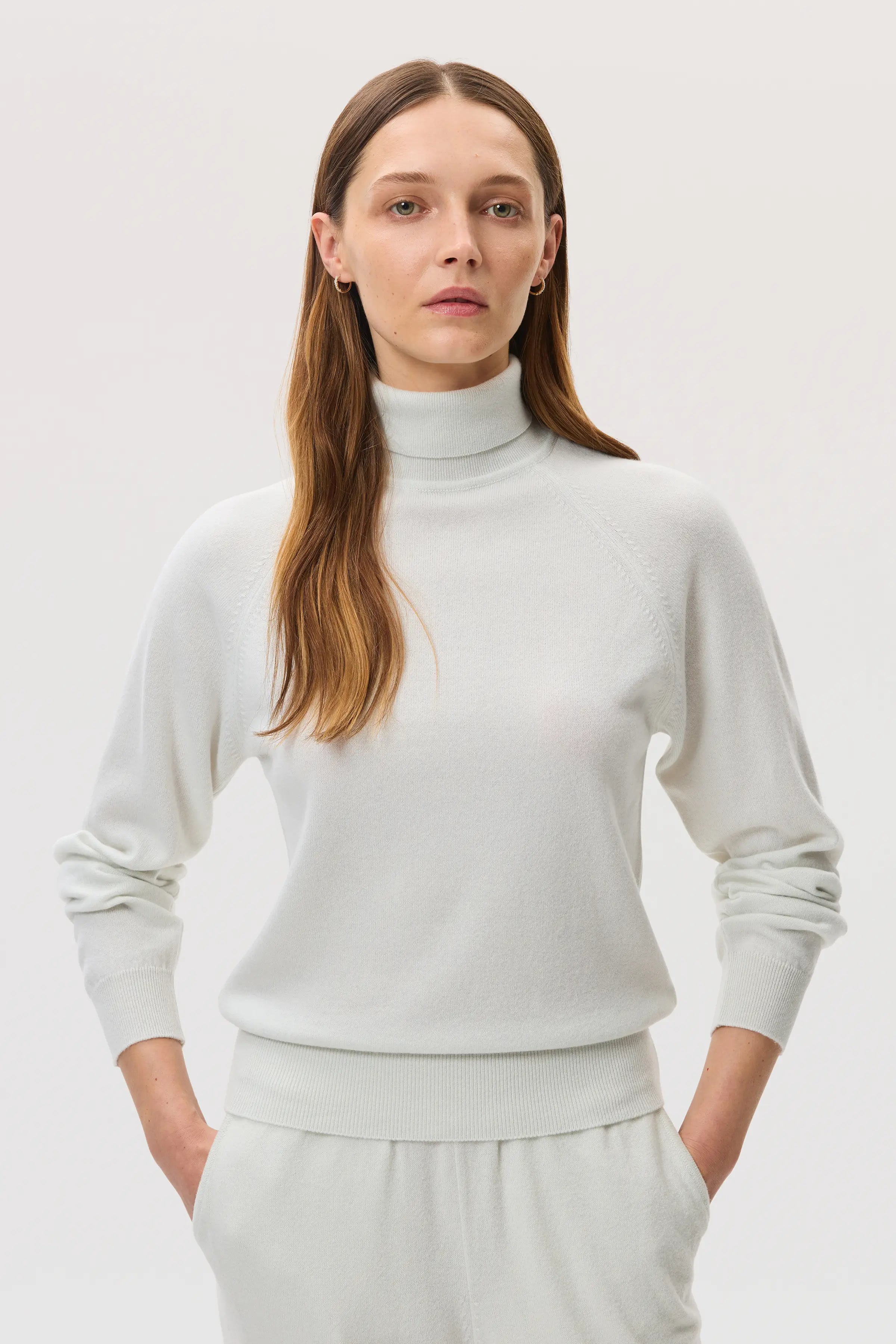 Cashmere White Roll Neck Jumper Cashmere White Roll Neck Jumper