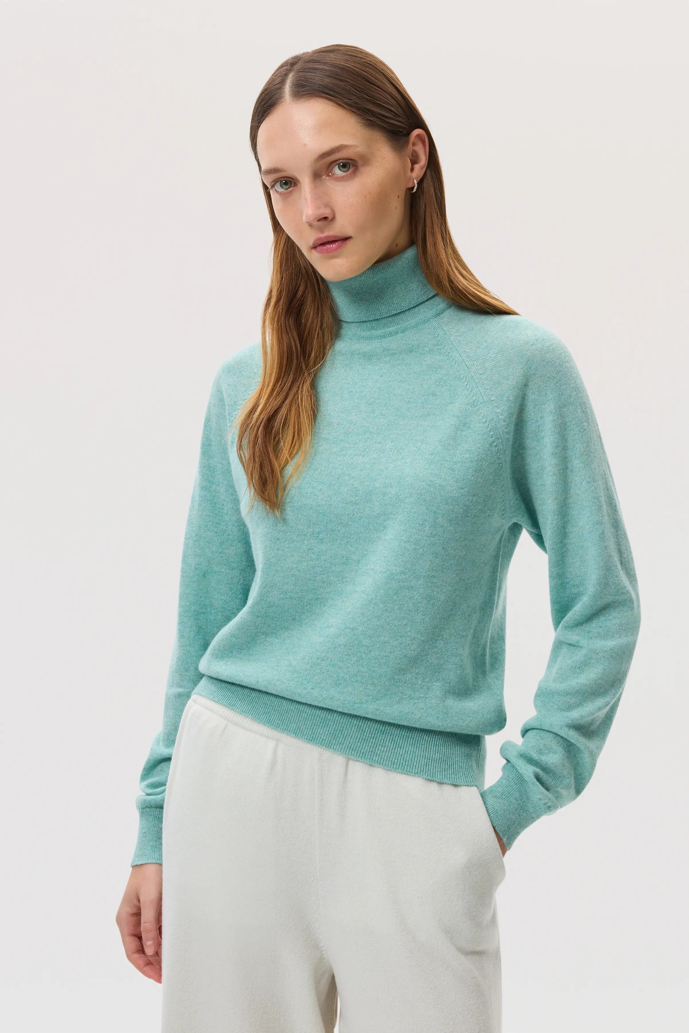 Classic Cashmere Roll Neck Green Jumper Classic Cashmere Roll Neck Green Jumper