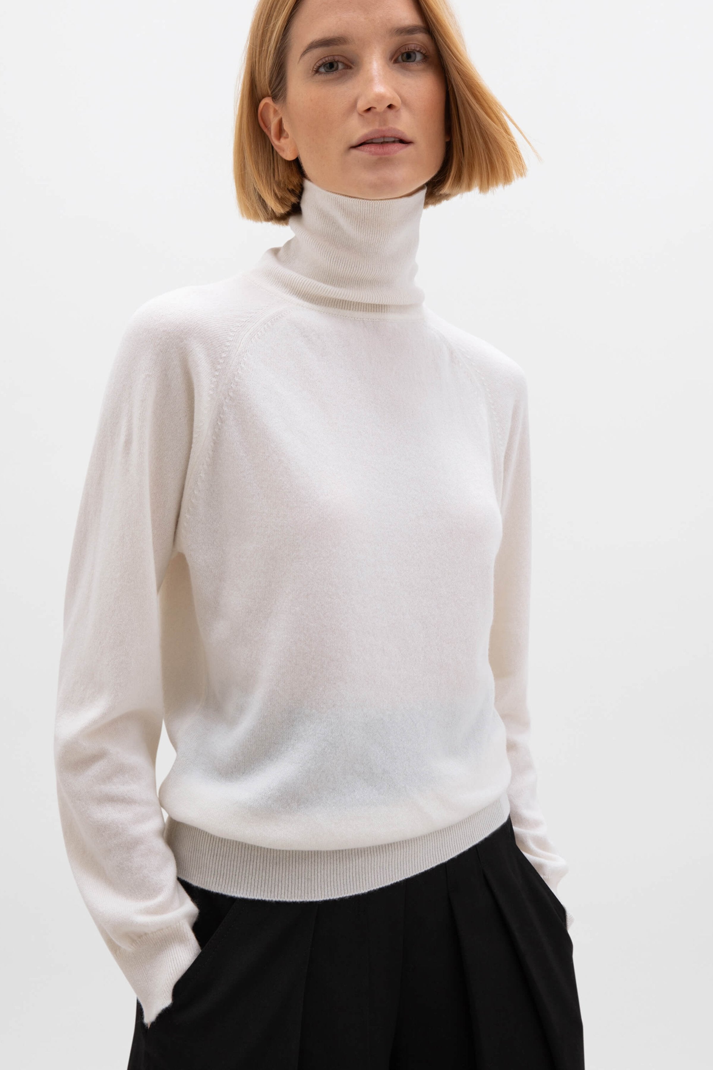 Classic Cashmere Roll Neck White Jumper Classic Cashmere Roll Neck White Jumper