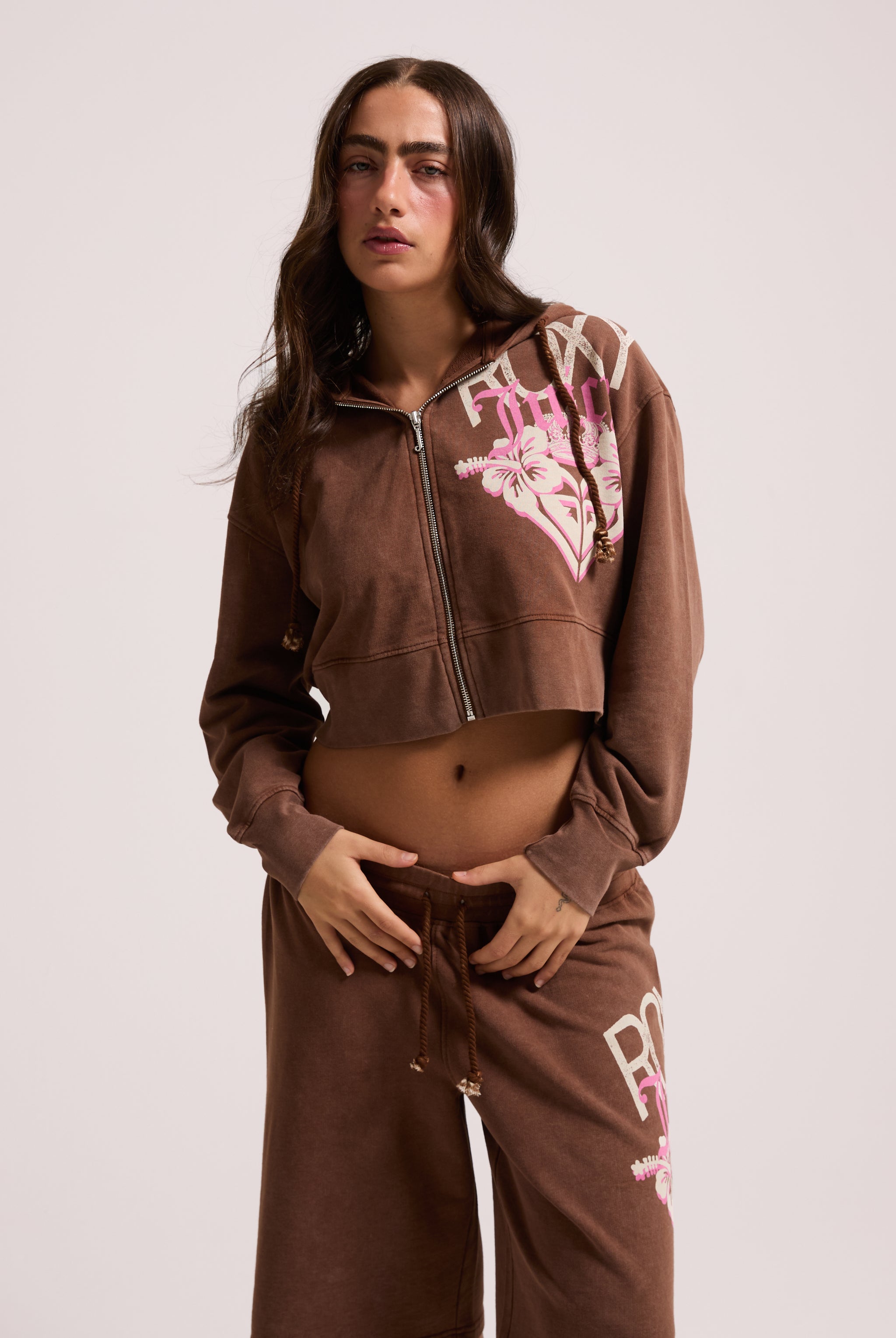 TIRAMISU ROXY x JUICY COUTURE BOXY HOODIE – Brown