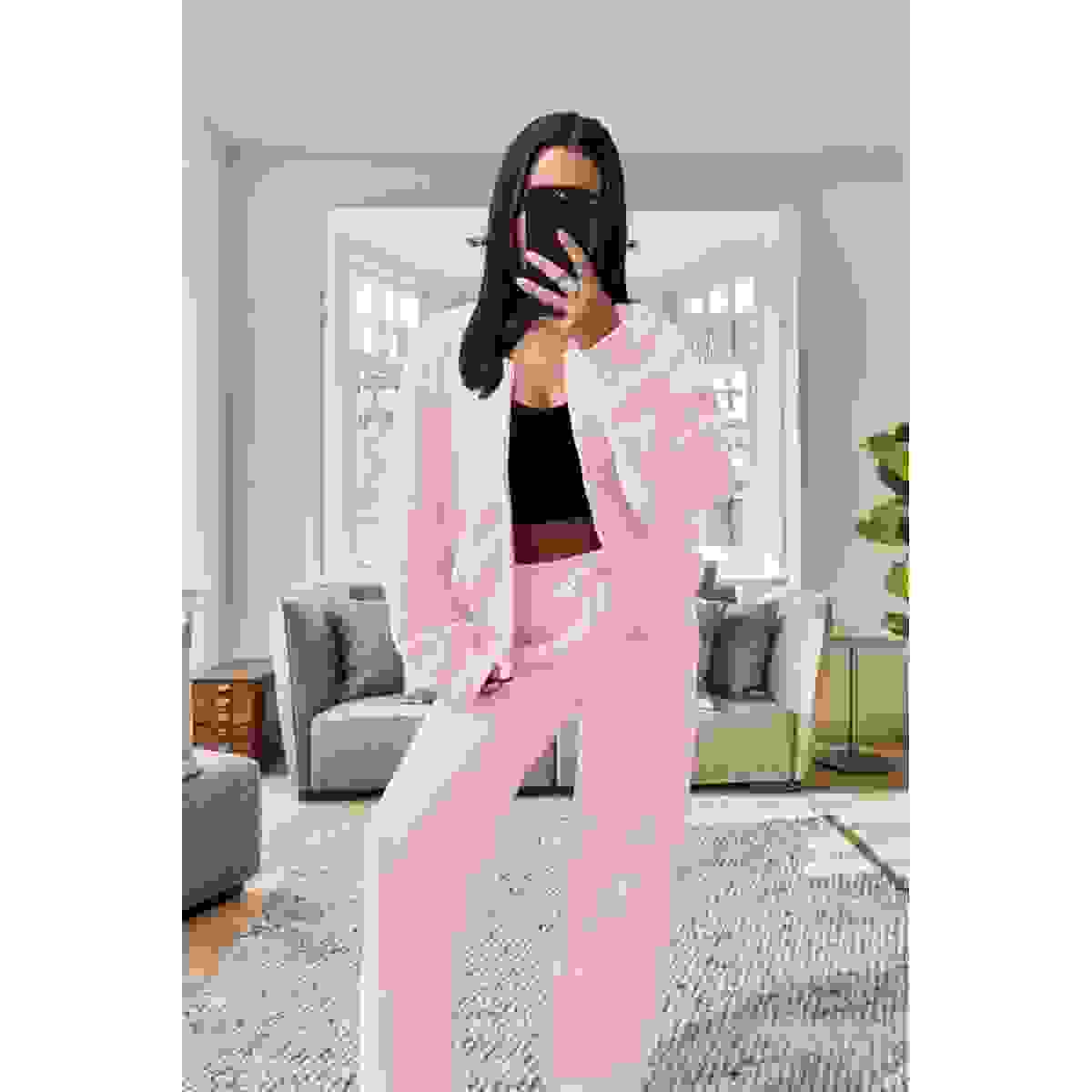 Stylish Oversized Fleece Tracksuit Set for Ultimate Comfort – Baby Pink L Stylish Oversized Fleece Tracksuit Set for Ultimate Comfort – Baby Pink L