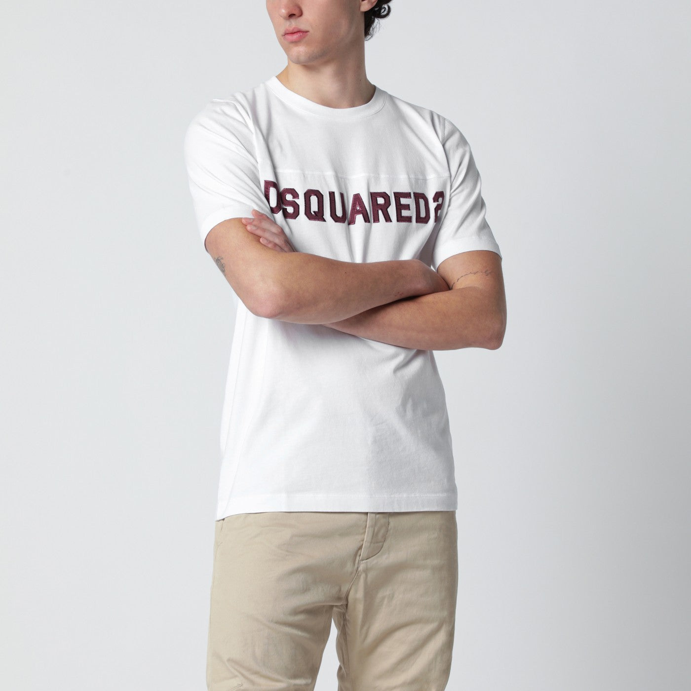 White shirt with logo embroidery White shirt with logo embroidery