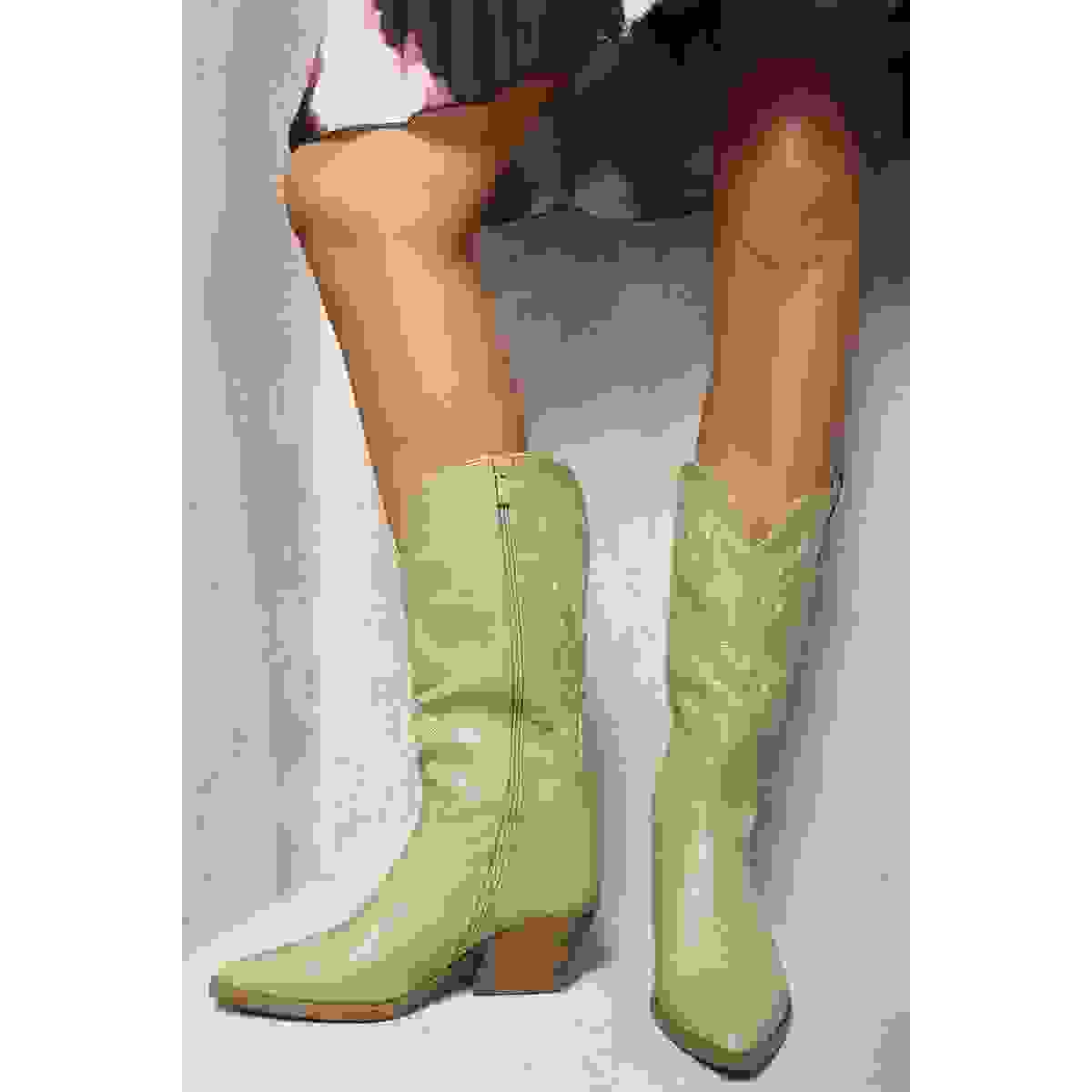 High Pointed Toe Embroidered Thick Heel Cowboy Boots High Pointed Toe Embroidered Thick Heel Cowboy Boots