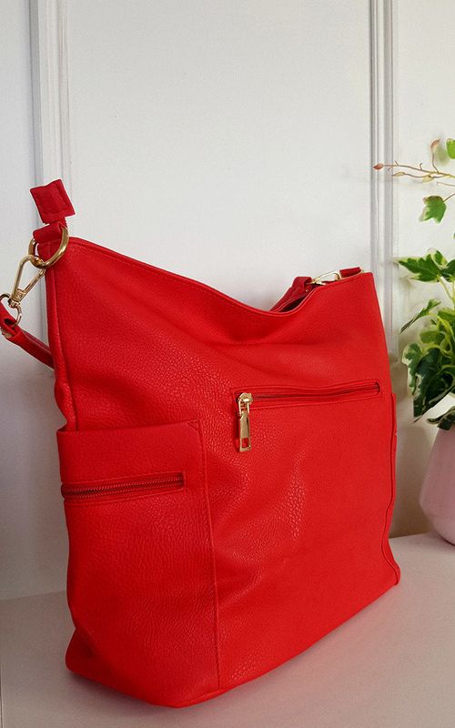 Faux Leather Shoulder Bag with Side Pocket Zip Detail – Red SZE Faux Leather Shoulder Bag with Side Pocket Zip Detail – Red SZE