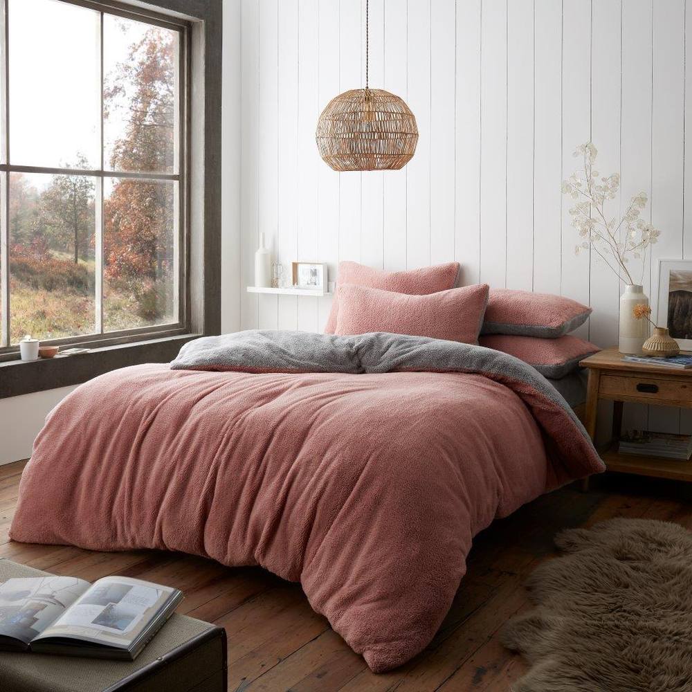 Smart Living Luxury Super Soft & Reversible Teddy Fleece Duvet Cover And Pillowcase In Bright Pink Smart Living Luxury Super Soft & Reversible Teddy Fleece Duvet Cover And Pillowcase In Bright Pink