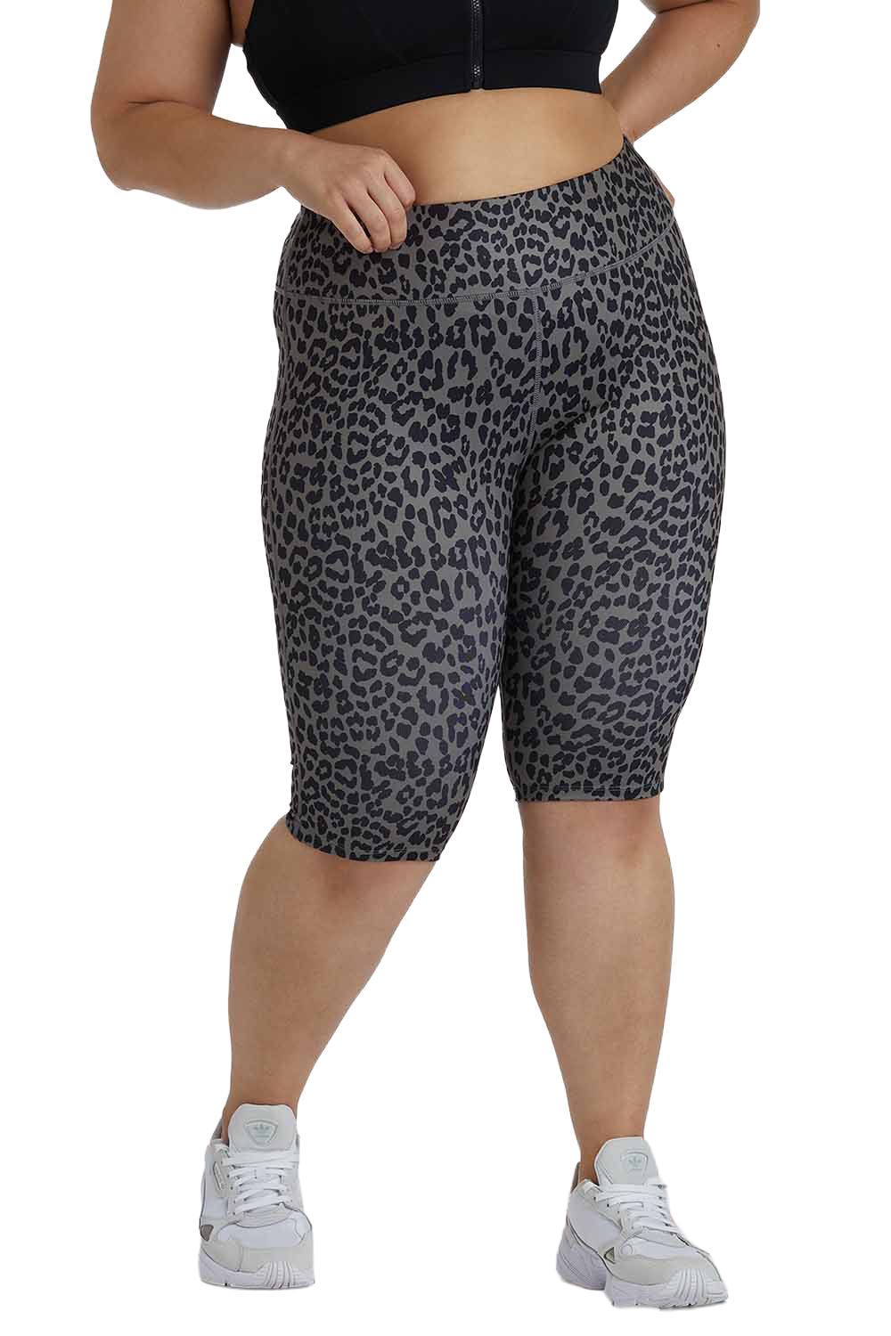 Wolf & Whistle Dusty Olive Leopard Curve ‘shorts’ Wolf & Whistle Dusty Olive Leopard Curve ‘shorts’
