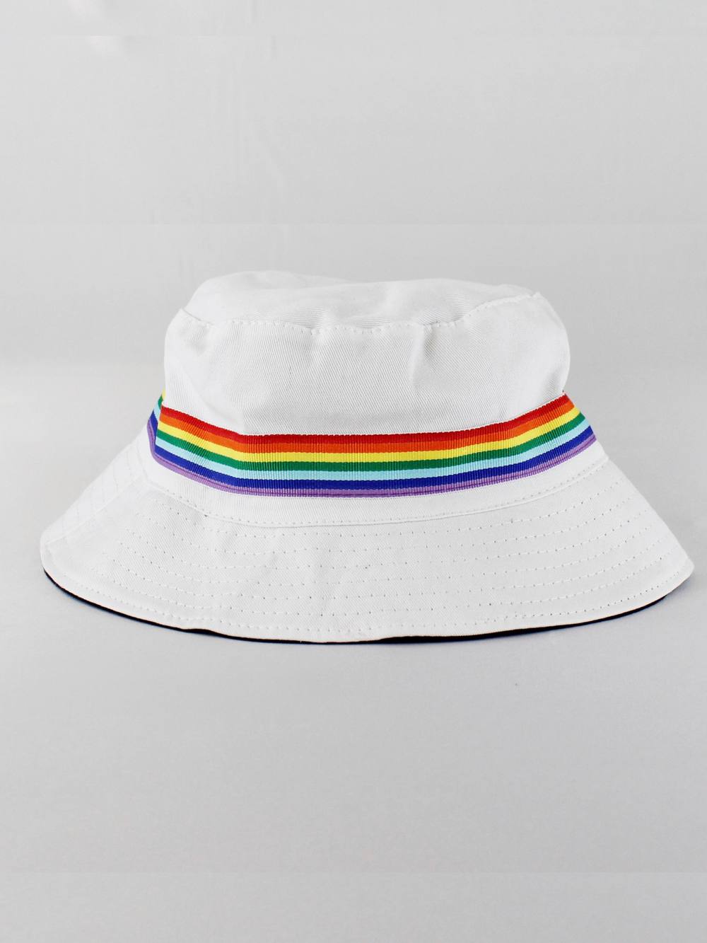 Svnx Reversible Bucket Hat With Rainbow Band Svnx Reversible Bucket Hat With Rainbow Band