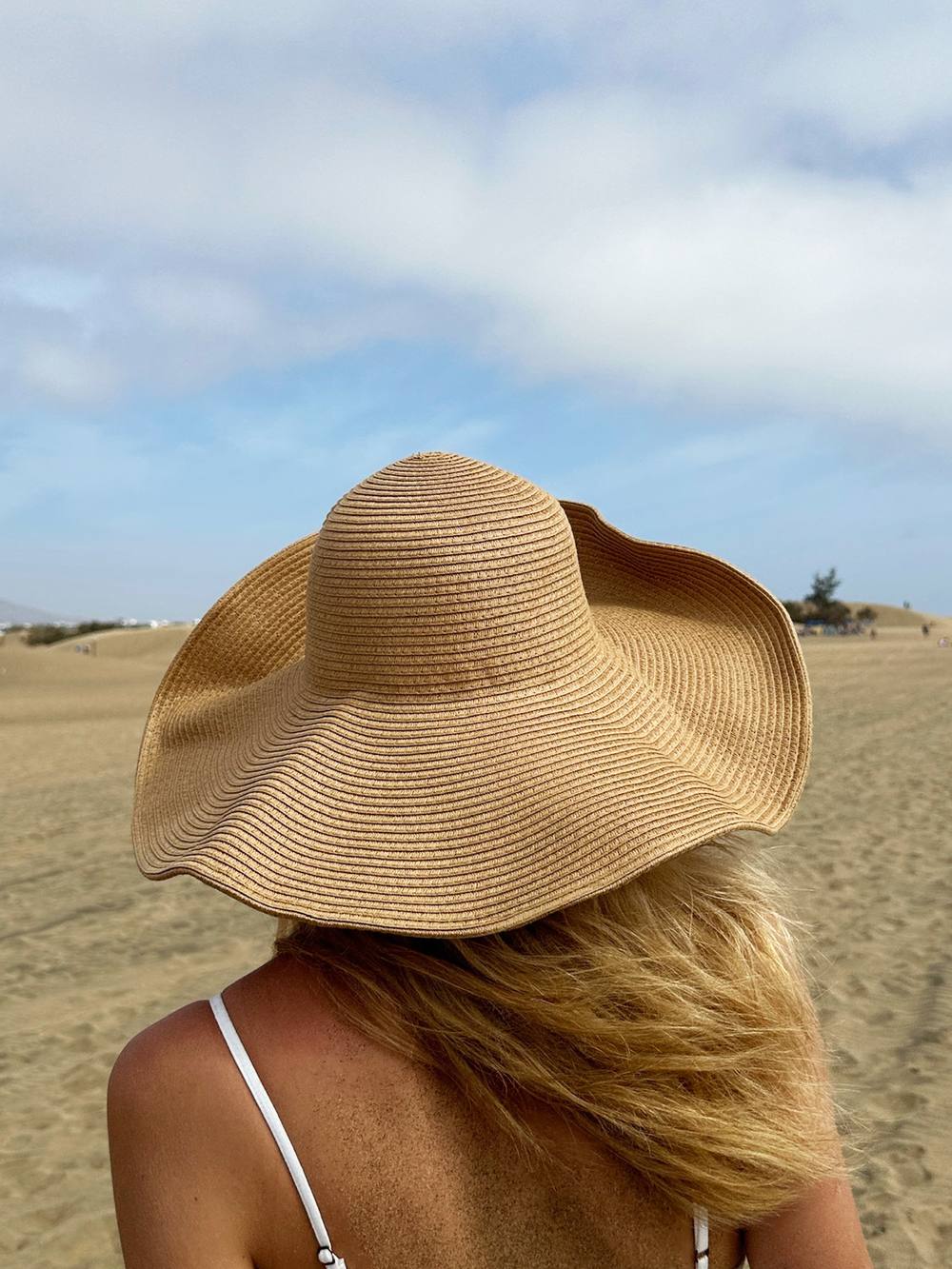 Svnx Oversized Straw Summer Hat In Light Sand Svnx Oversized Straw Summer Hat In Light Sand