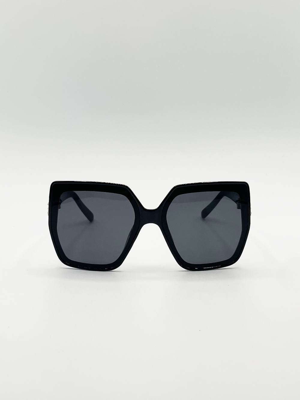 Svnx Oversized Cateye Sunglasses With Diamante Detail In Black Svnx Oversized Cateye Sunglasses With Diamante Detail In Black