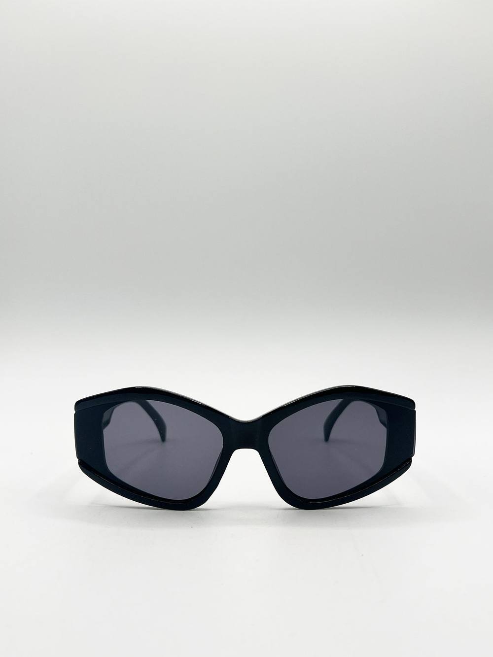 Svnx Angular Cat-Eye Sunglasses In Black Svnx Angular Cat-Eye Sunglasses In Black