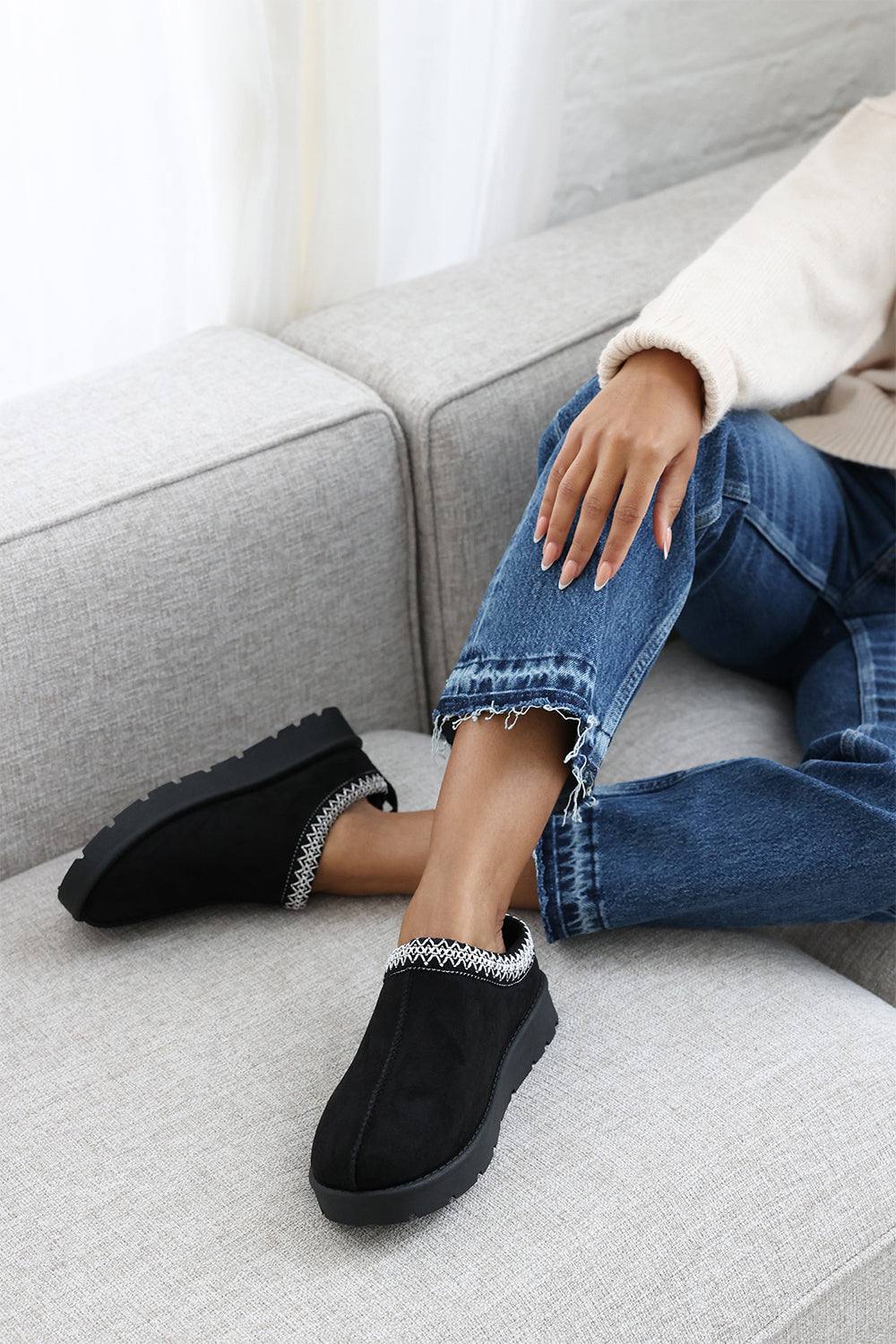 Where’s That From ‘ivana’ Cosy Faux-Suede Fur Lining Low Ankle Boot In Black Where’s That From ‘ivana’ Cosy Faux-Suede Fur Lining Low Ankle Boot In Black