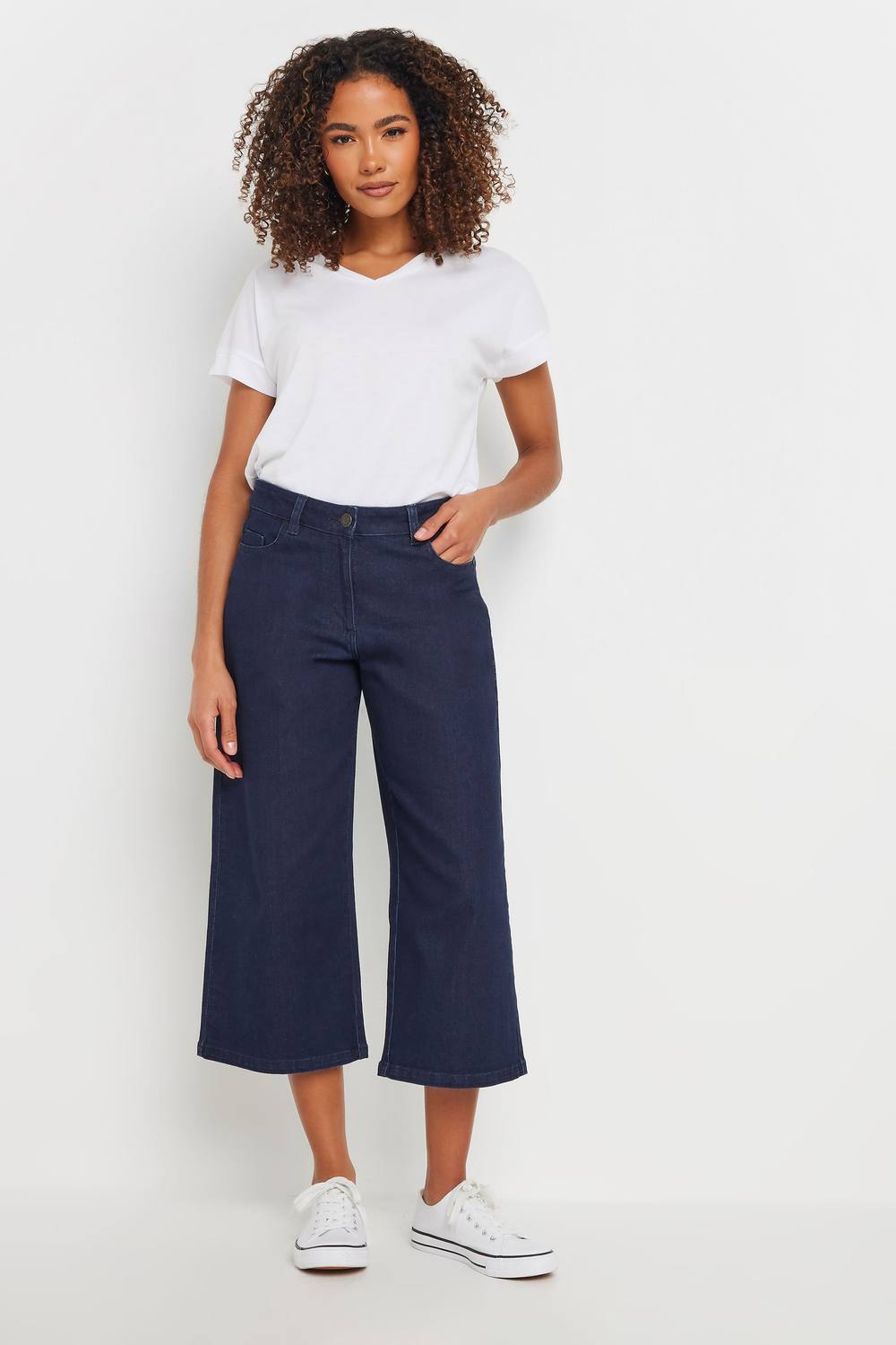 M&co Wide Leg Cropped Jeans In Indigo M&co Wide Leg Cropped Jeans In Indigo