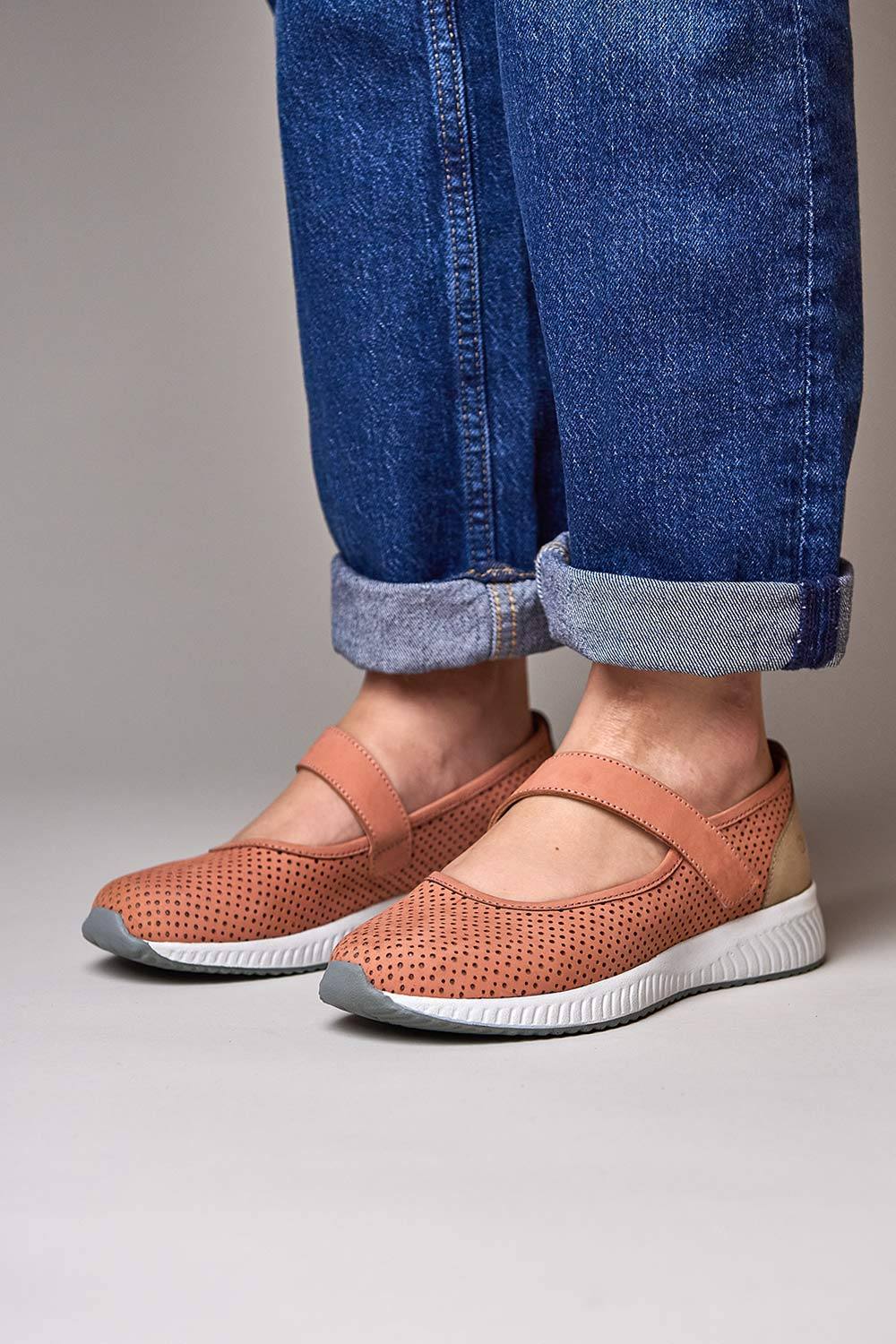 Moshulu ‘amara’ Sports Style Ballerina Trainer In Pale Orange Moshulu ‘amara’ Sports Style Ballerina Trainer In Pale Orange