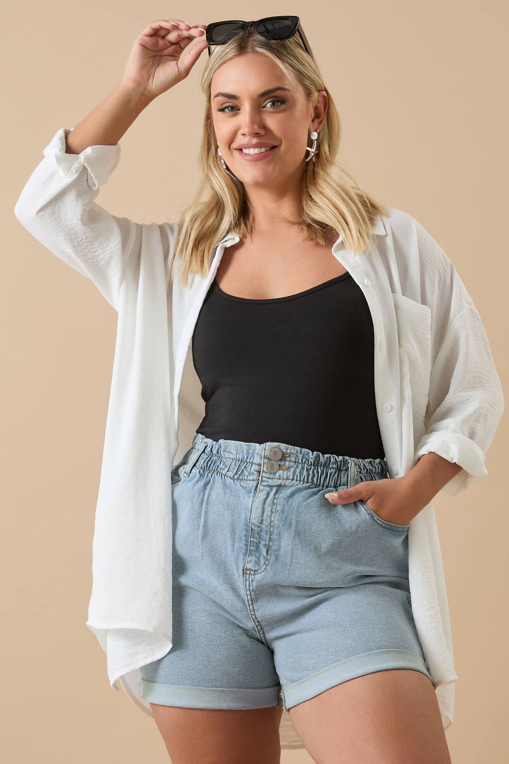 Yours Elasticated Waist Turn Up Denim Shorts In Light Blue Yours Elasticated Waist Turn Up Denim Shorts In Light Blue