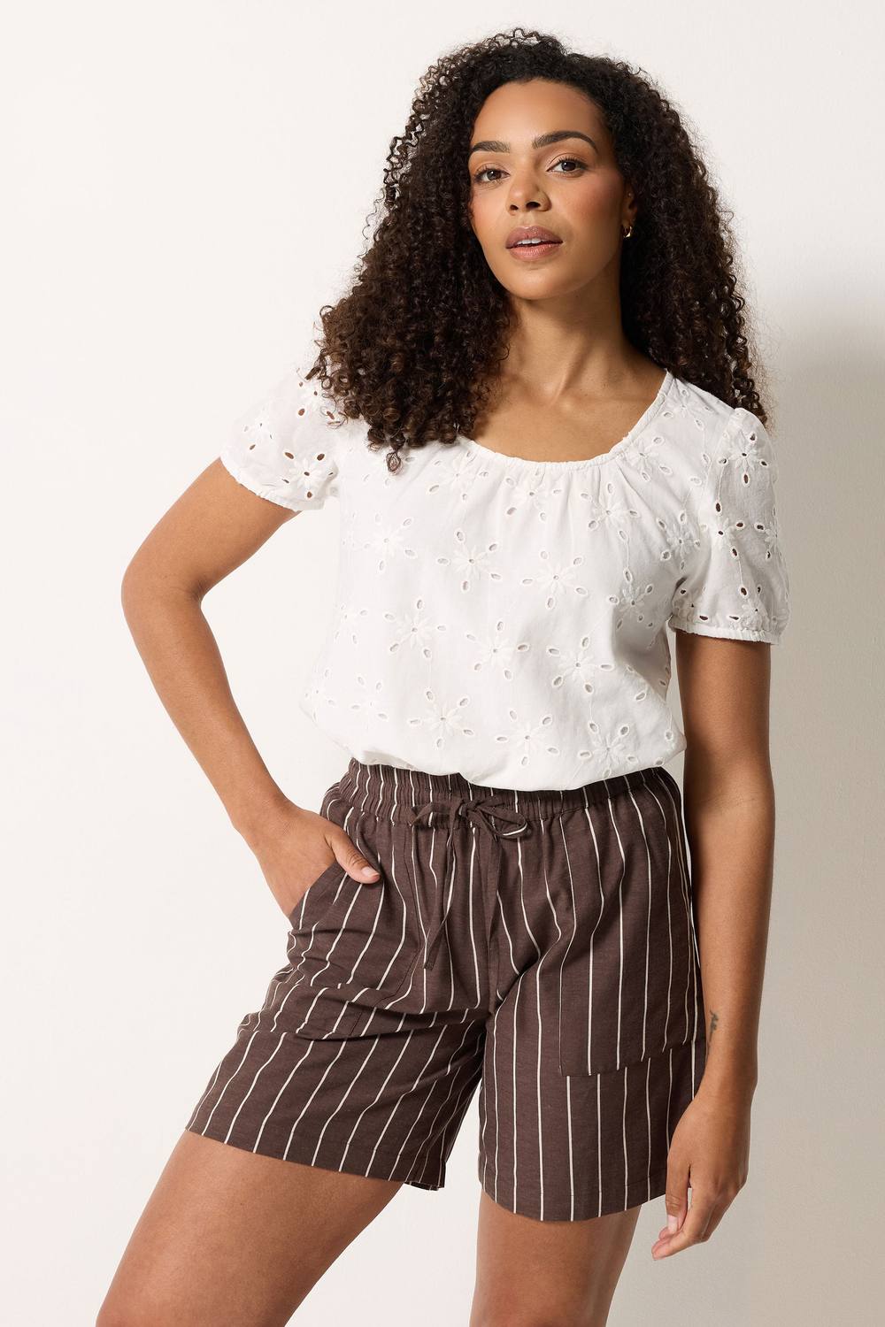 M&co Striped Linen Shorts In Chocolate M&co Striped Linen Shorts In Chocolate