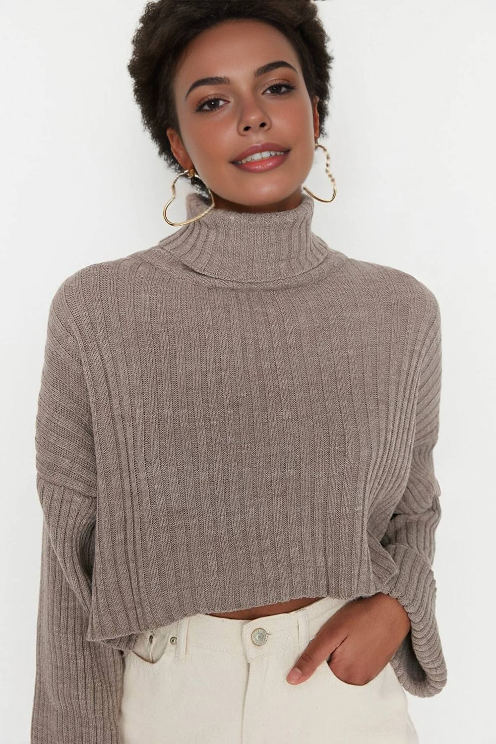 Wovcor Cropped Ribbed Turtleneck Knit Jumper In Taupe Wovcor Cropped Ribbed Turtleneck Knit Jumper In Taupe