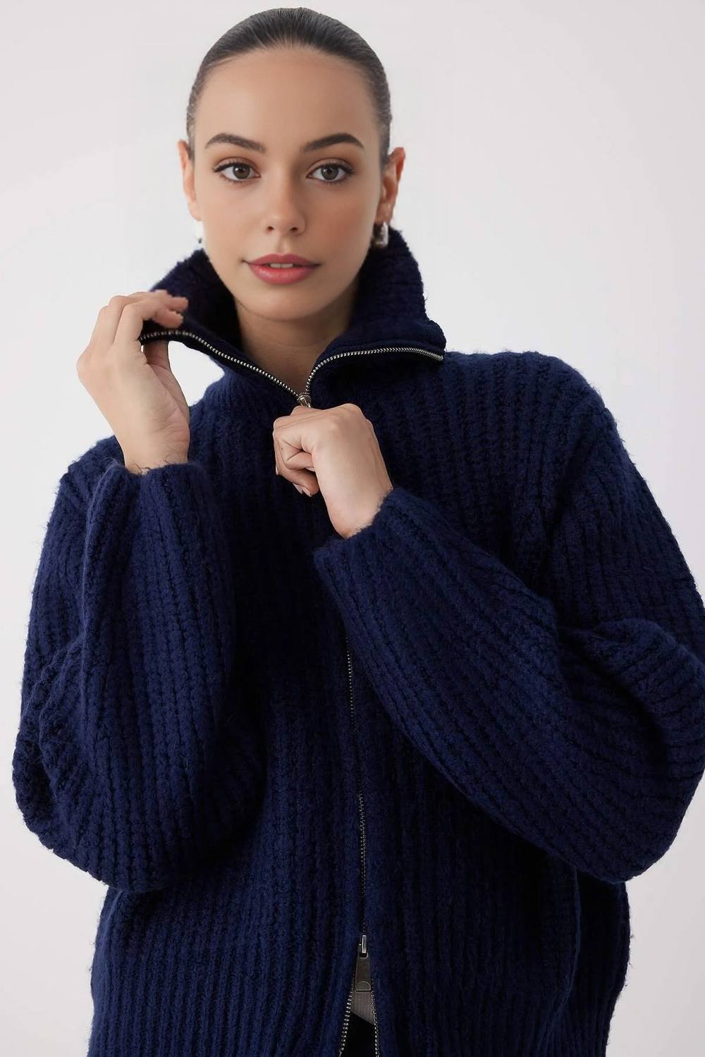 Wovcor Soft Textured Oversize Zipper-Detail Knit Cardigan In Navy Wovcor Soft Textured Oversize Zipper-Detail Knit Cardigan In Navy