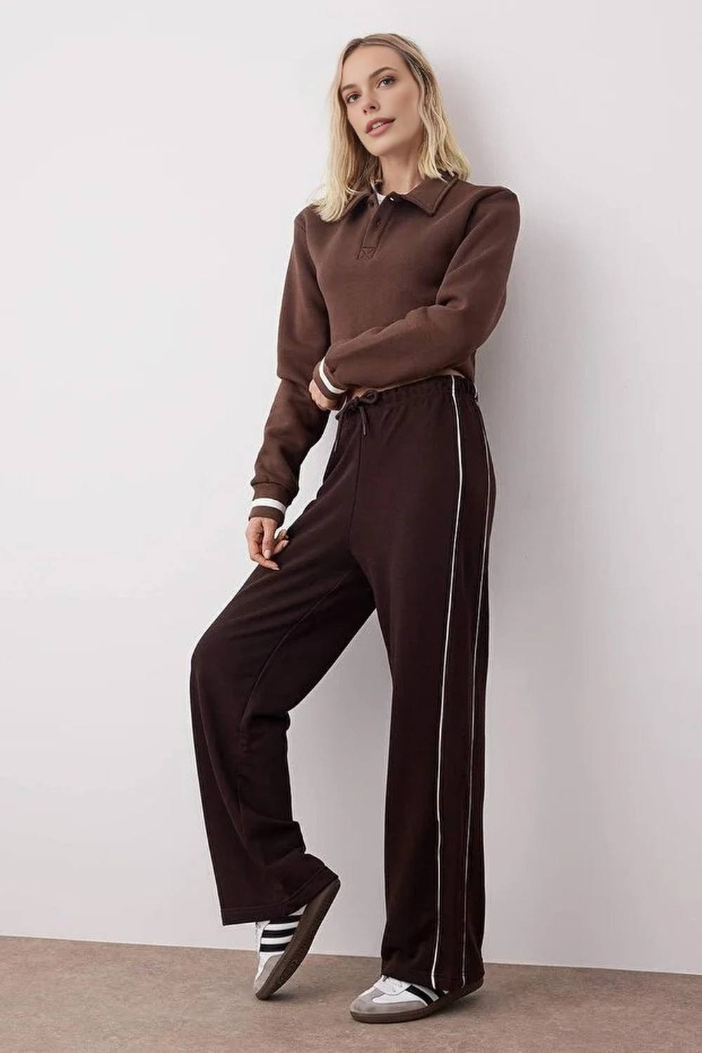 Wovcor Contrast Piping Drawstring Wide Leg Knit Joggers In Brown Wovcor Contrast Piping Drawstring Wide Leg Knit Joggers In Brown