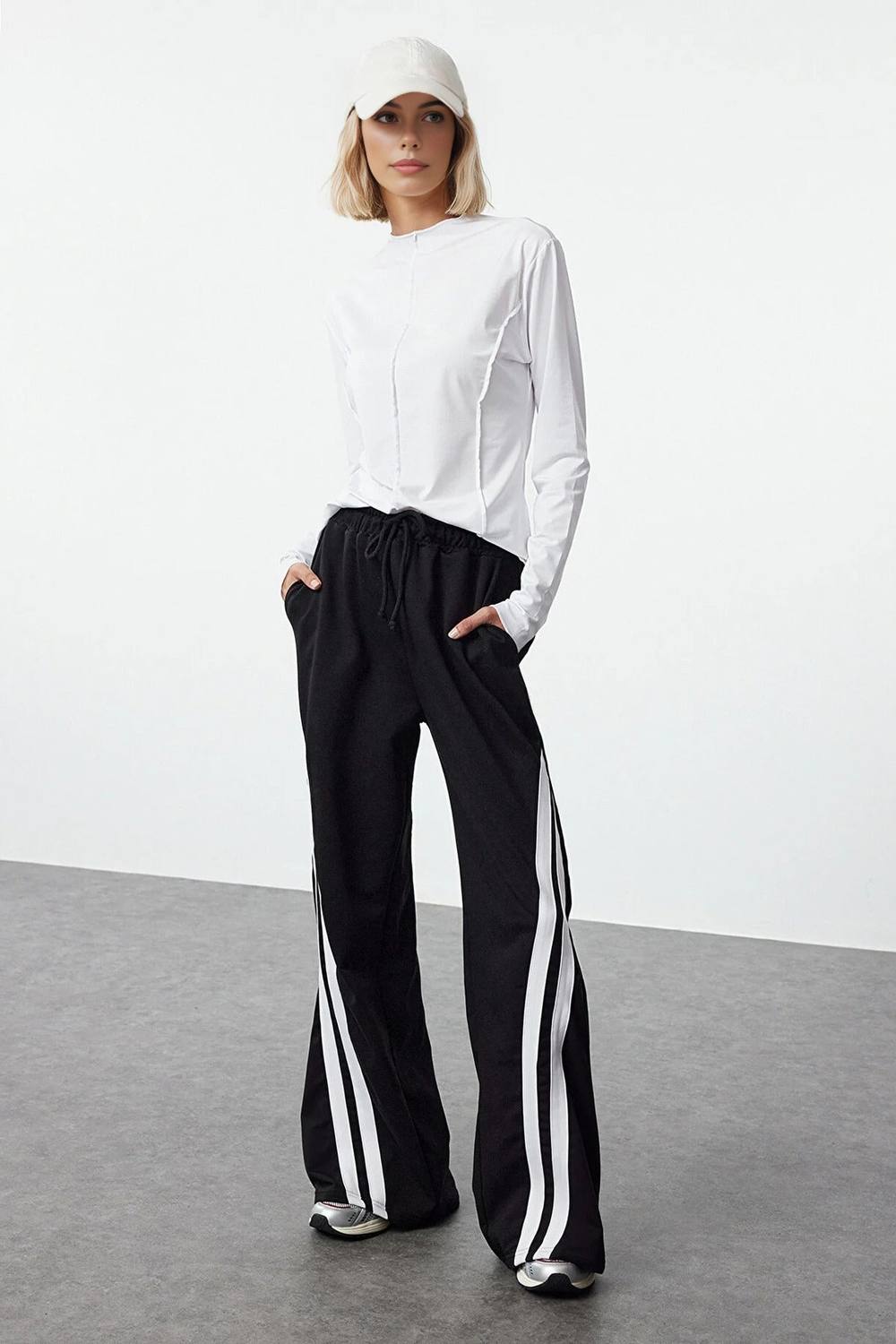 Wovcor Contrast Side Stripe Drawstring Wide Leg Cotton Joggers In Black Wovcor Contrast Side Stripe Drawstring Wide Leg Cotton Joggers In Black
