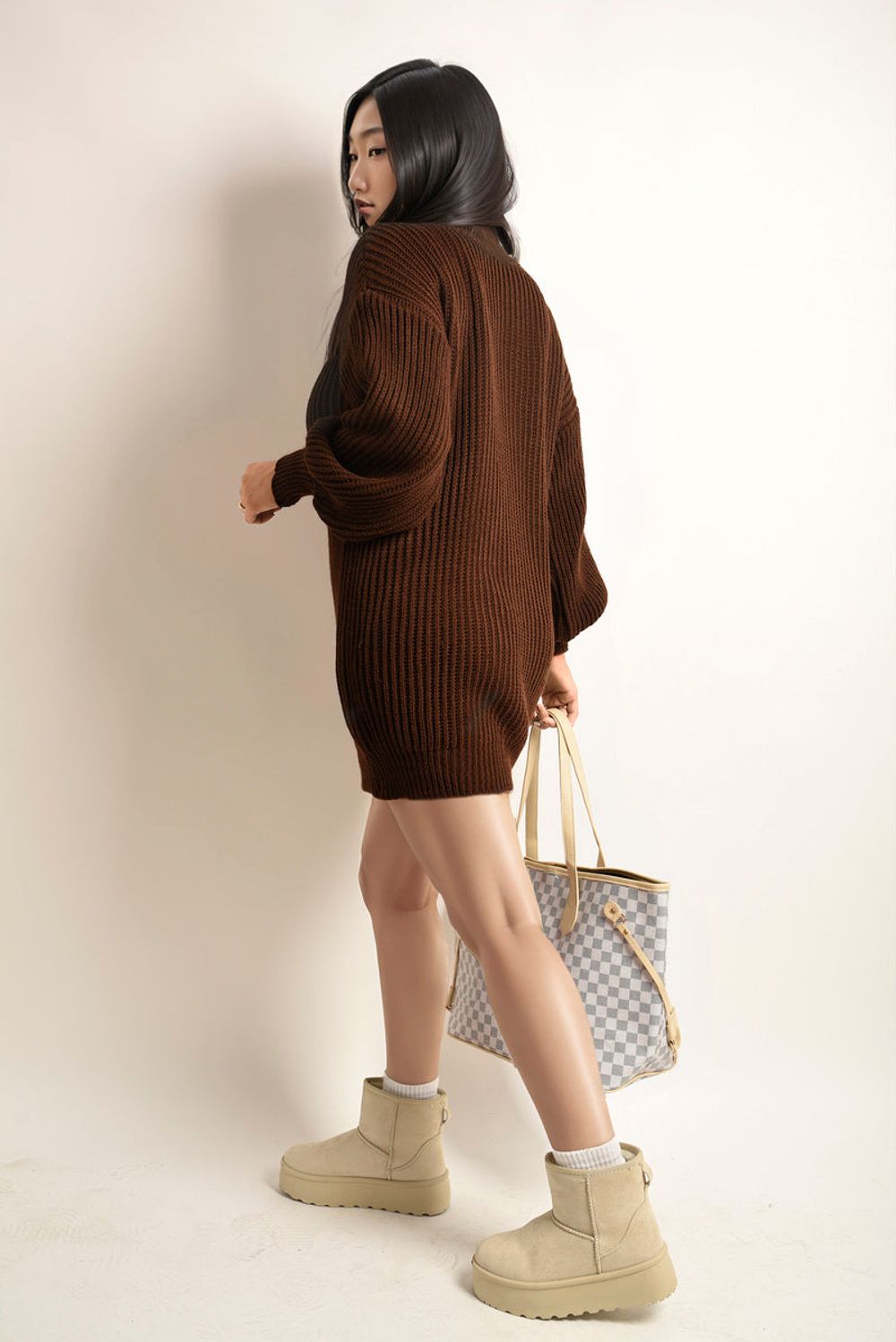 Cozy & Chic Chunky High Neck Knitted Jumper – FallWinter Wardrobe Essential – ML Brown Cozy & Chic Chunky High Neck Knitted Jumper – FallWinter Wardrobe Essential – ML Brown