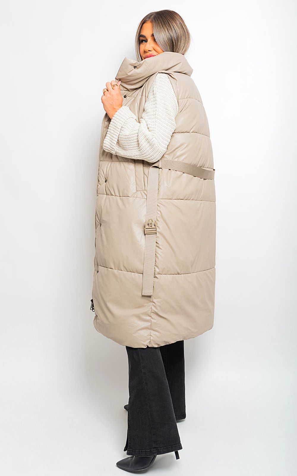 Belted Long Puffer Gilet – Stay Warm and Fashionable! – M Black Belted Long Puffer Gilet – Stay Warm and Fashionable! – M Black