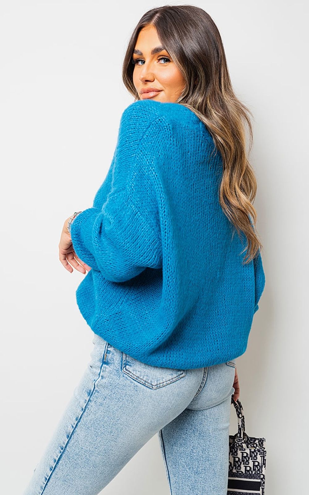 Diana V-Neck Button-Down Cardigan: Timeless Charm, Cozy Comfort, Versatile Style for Any Occasion – ML Teal