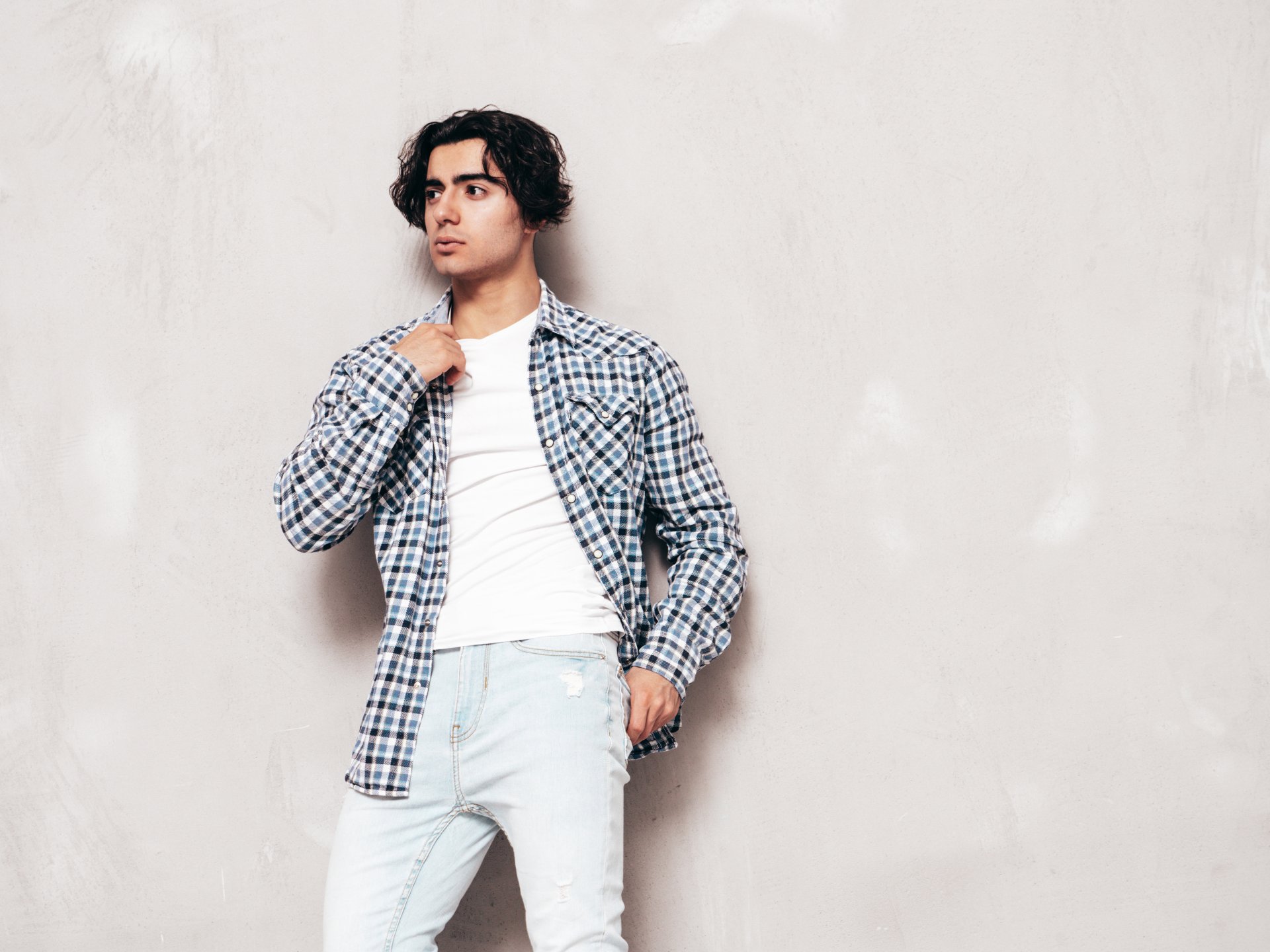 How-I-Learned-to-Look-Better-Than-the-Guy-Wearing-the-Same-Exact-Outfit-male